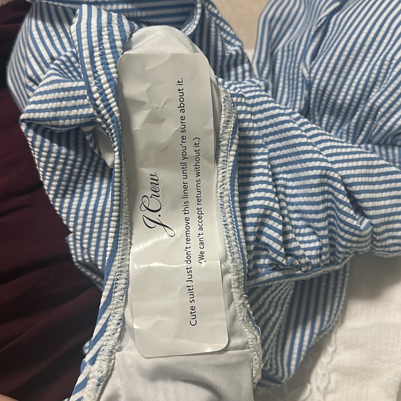 Ruched ruffle one-piece swimsuit in seersucker - Picture 7 of 8